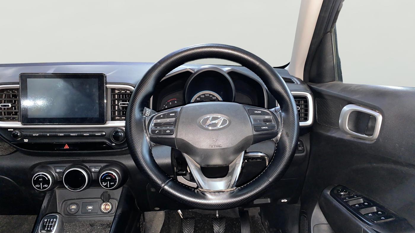 2019 Hyundai VENUE SX 1.4 CRDI, Diesel, Manual, 1,30,519 km, Steering Wheel Close Up