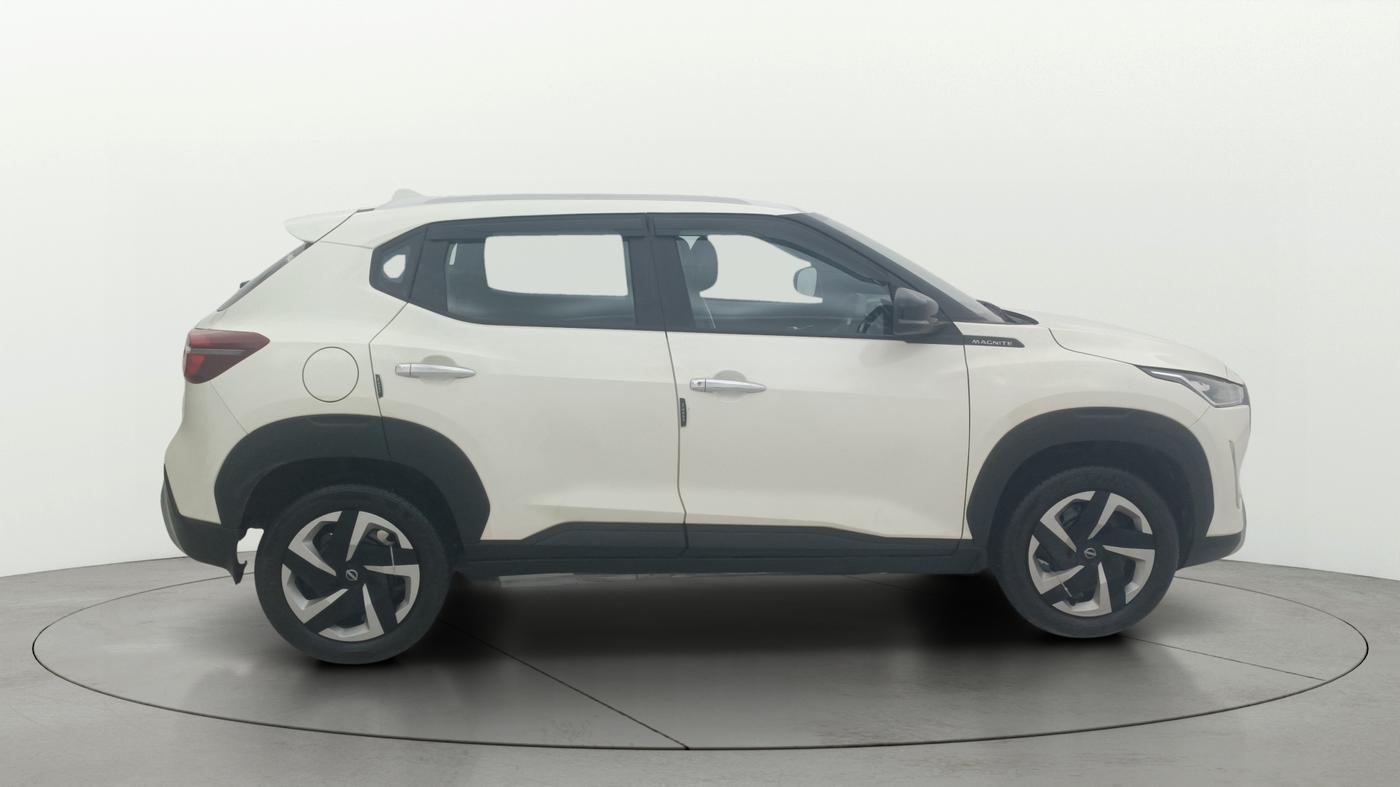 2025 Nissan MAGNITE Acenta B4D 1.0 Petrol AMT, Petrol, Automatic, 2,497 km, Right Side View