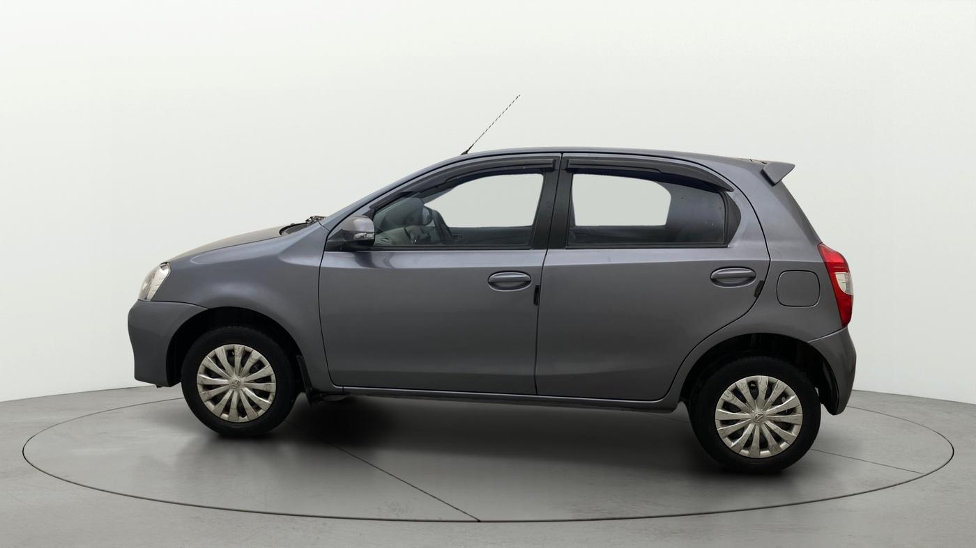 2015 Toyota Etios Liva V, Petrol, Manual, 59,013 km, Left Side