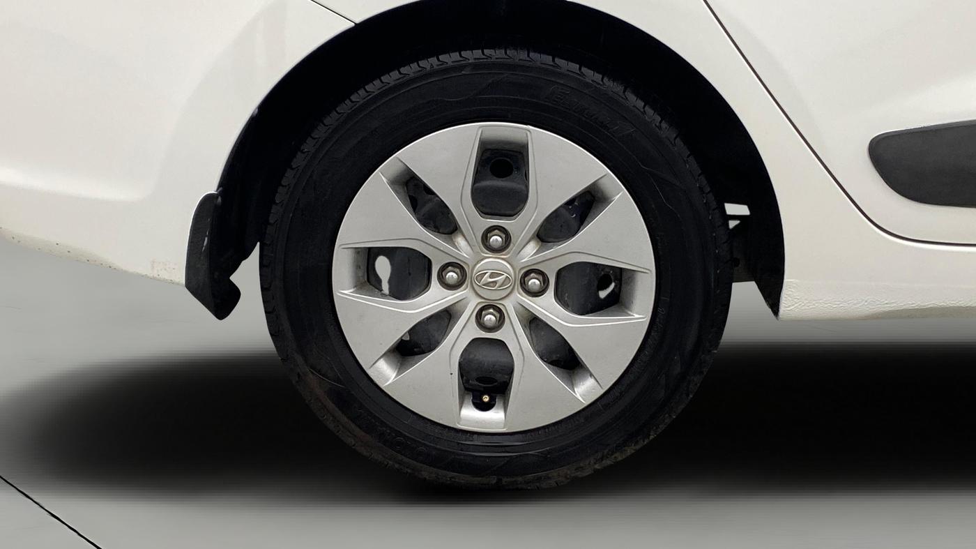 2016 Hyundai Xcent S AT 1.2, Petrol, Automatic, 47,158 km, Right Rear Wheel