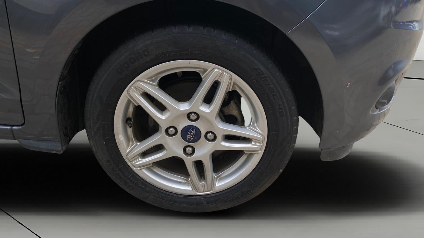 2018 Ford Figo Aspire TITANIUM 1.2 PETROL, Petrol, Manual, 45,564 km, Right Front Wheel