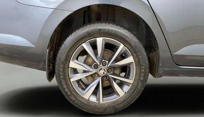 2022 Skoda SLAVIA STYLE 1.0L TSI MT, Petrol, Manual, 32,220 km, Right Rear Wheel