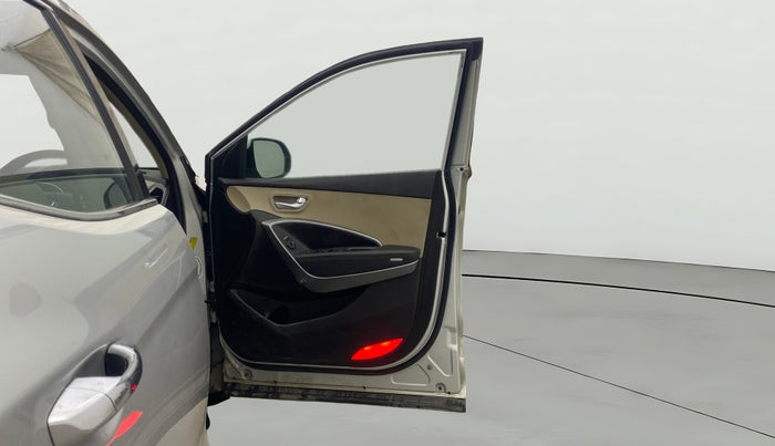 2015 Hyundai Santa Fe 4 WD AT, Diesel, Automatic, 1,28,045 km, RHS Front Door