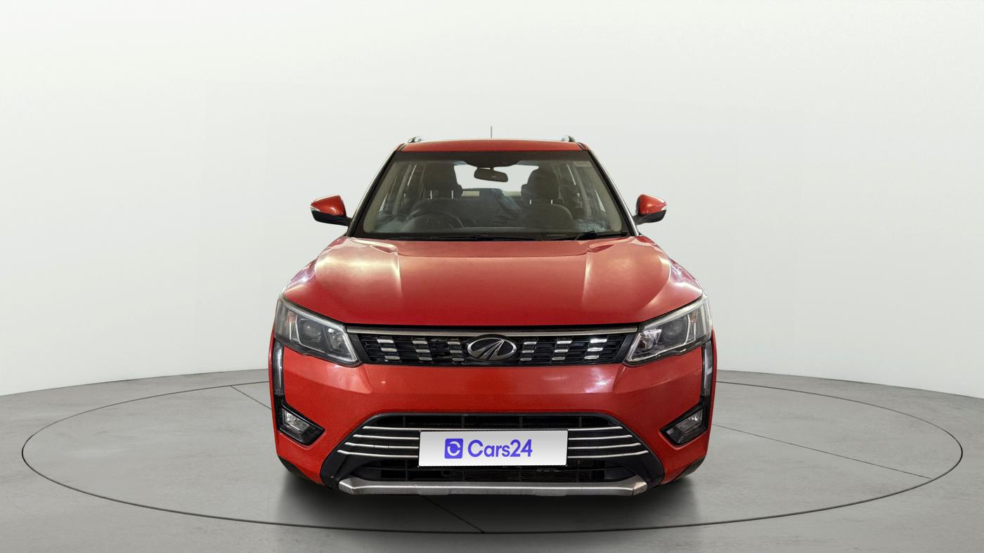 2019 Mahindra XUV300 W8 1.2 PETROL, Petrol, Manual, 1,06,801 km, Front