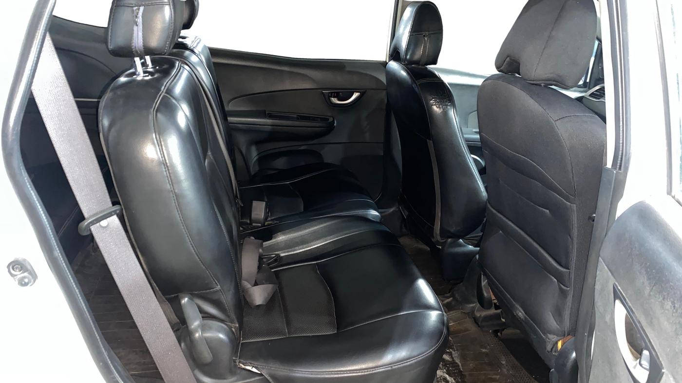 2017 Honda BR-V 1.5L I-VTEC V, Petrol, Manual, 69,885 km, Right Side Rear Door Cabin