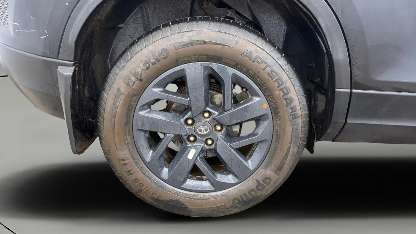 2021 Tata Harrier XTA 2.0L KRYOTEC PLUS, Diesel, Automatic, 77,422 km, Right Rear Wheel