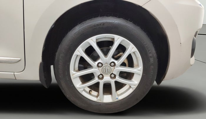 2018 Maruti Swift ZXI AMT, Petrol, Automatic, 71,192 km, Right Front Wheel