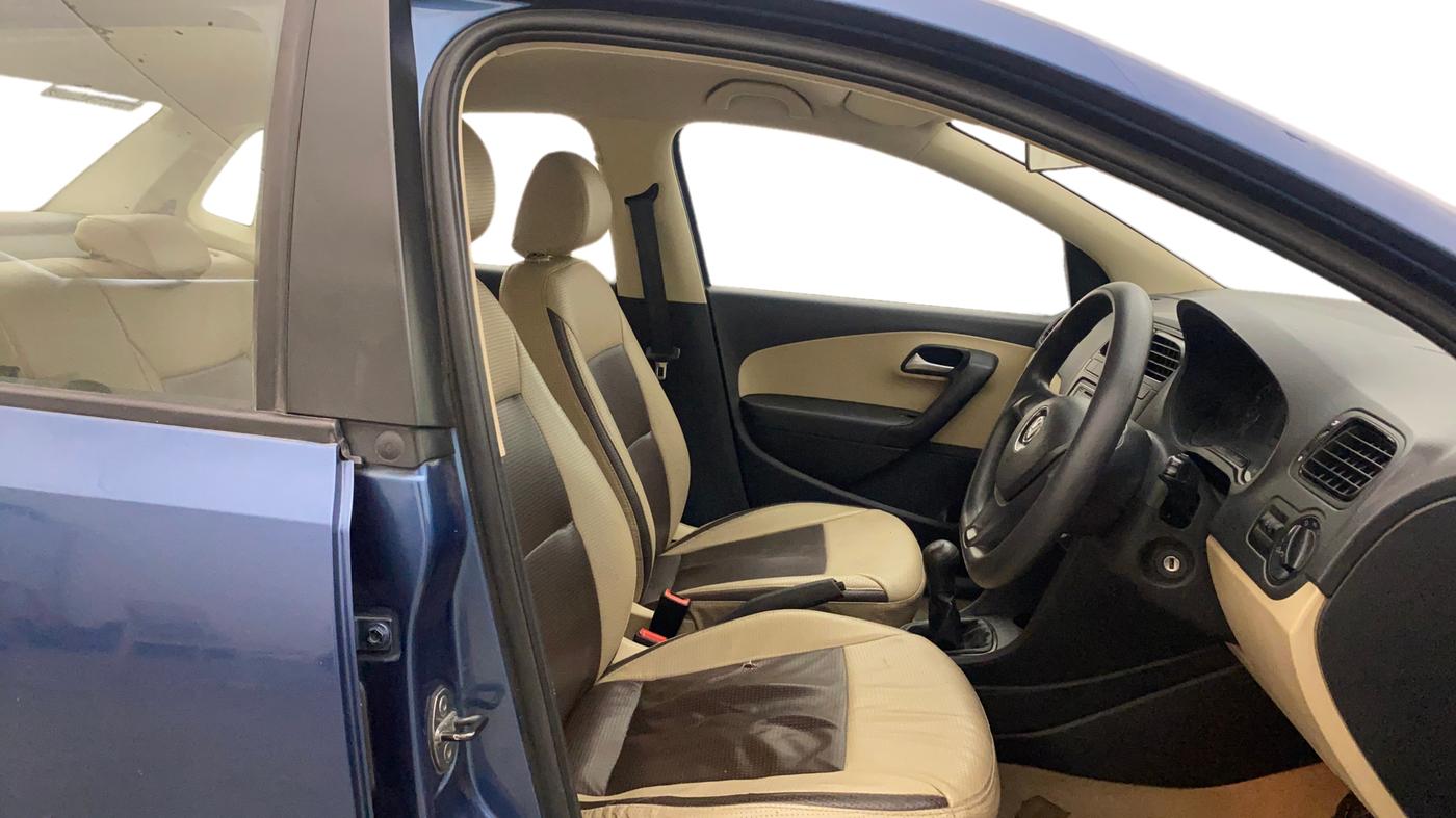 2016 Volkswagen Ameo COMFORTLINE 1.2L, Petrol, Manual, 76,309 km, Right Side Front Door Cabin
