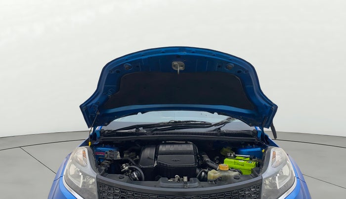 2018 Tata NEXON XM DIESEL, Diesel, Manual, 1,12,267 km, Open Bonet