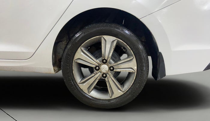 2018 Hyundai Verna 1.6 VTVT SX, Petrol, Manual, 75,728 km, Left Rear Wheel