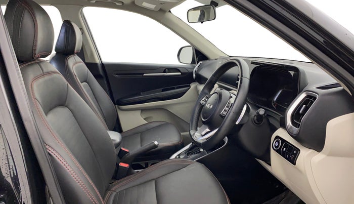 2023 KIA SONET HTX 1.5 AT, Diesel, Automatic, 17,495 km, Right Side Front Door Cabin