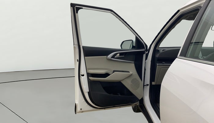 2023 KIA CARENS PRESTIGE PLUS 1.5 IMT DIESEL 7 STR, Diesel, Manual, 15,169 km, LHS Front Door