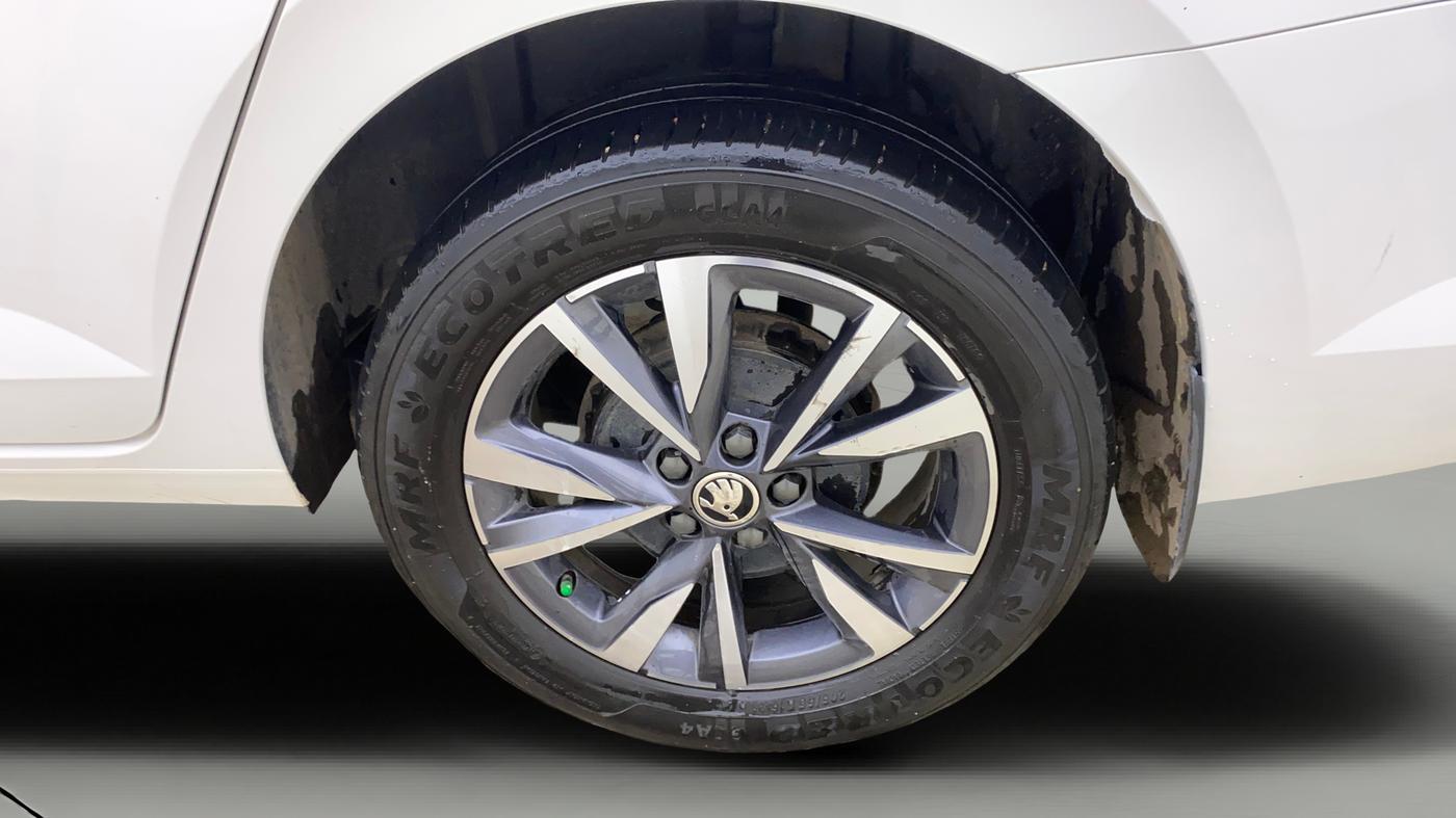 2024 Skoda SLAVIA STYLE 1.0L TSI AT, Petrol, Automatic, 26,163 km, Left Rear Wheel
