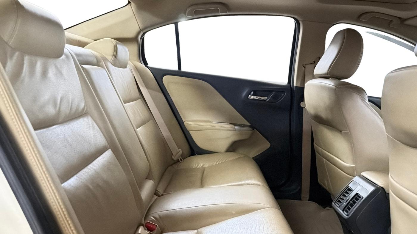 2014 Honda City 1.5L I-VTEC VX, Petrol, Manual, 1,02,193 km, Right Side Rear Door Cabin