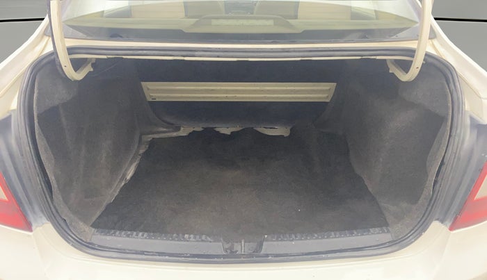 2012 Skoda Rapid AMBITION 1.6 TDI CR MT PLUS, Diesel, Manual, 1,10,617 km, Boot Open Zoomed View