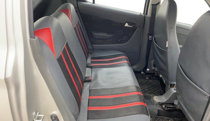 2015 Maruti Alto 800 LXI, Petrol, Manual, 71,911 km, Right Side Rear Door Cabin