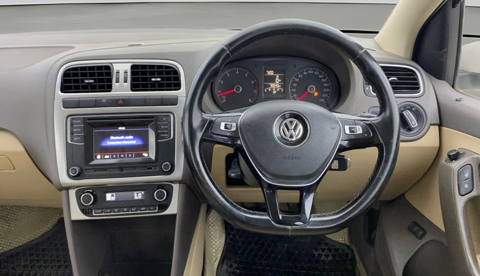 2016 Volkswagen Vento HIGHLINE 1.6 MPI, Petrol, Manual, 72,000 km, Steering Wheel Close Up