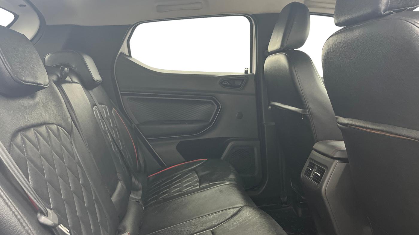 2023 Renault Kiger RXZ TURBO CVT, Petrol, Automatic, 13,845 km, Right Side Rear Door Cabin
