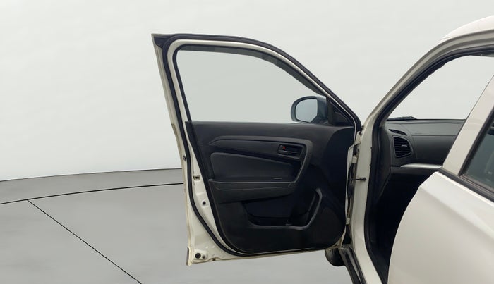 2022 Maruti Vitara Brezza LXI, Petrol, Manual, 70,799 km, LHS Front Door