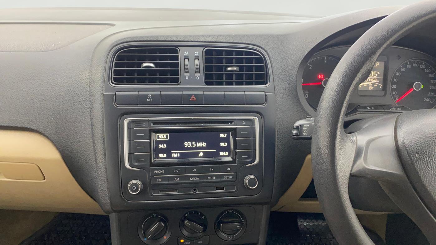 2017 Volkswagen Ameo COMFORTLINE 1.5 AT, Diesel, Automatic, 1,07,411 km, Air Conditioner