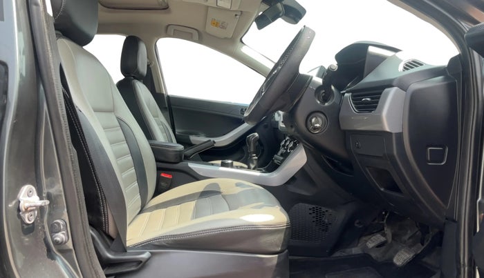 2023 Tata NEXON XM SUNROOF PETROL, Petrol, Manual, 35,110 km, Right Side Front Door Cabin