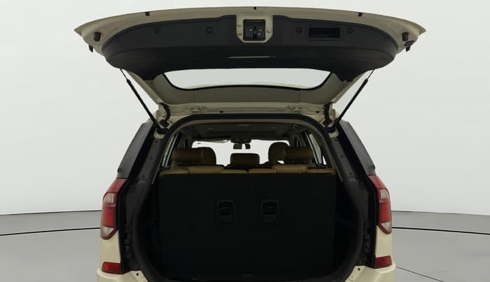 2021 Mahindra XUV500 W11, Diesel, Manual, 84,886 km, Boot Door Open
