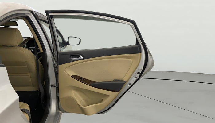 2015 Hyundai Verna FLUIDIC 4S 1.6 VTVT S(O), Petrol, Manual, 59,569 km, RHS Rear Door