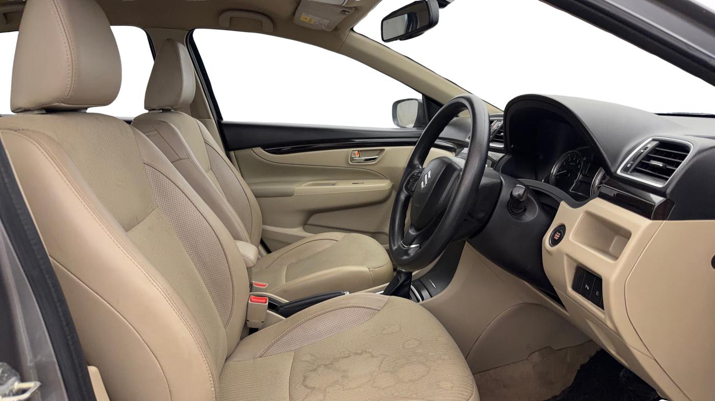 2018 Maruti Ciaz ZETA 1.4  AT PETROL, Petrol, Automatic, 57,380 km, Right Side Front Door Cabin