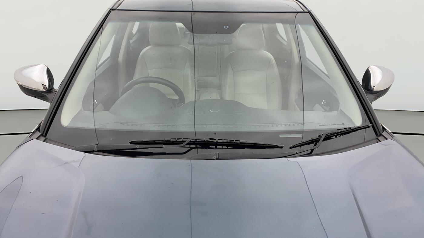 2021 Mahindra XUV300 W8 (O) 1.2 PETROL AMT, Petrol, Automatic, 57,357 km, Front Windshield