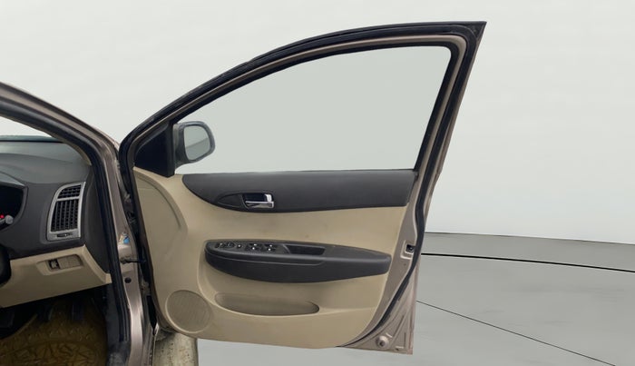 2013 Hyundai i20 ASTA 1.2, Petrol, Manual, 1,03,608 km, RHS Front Door