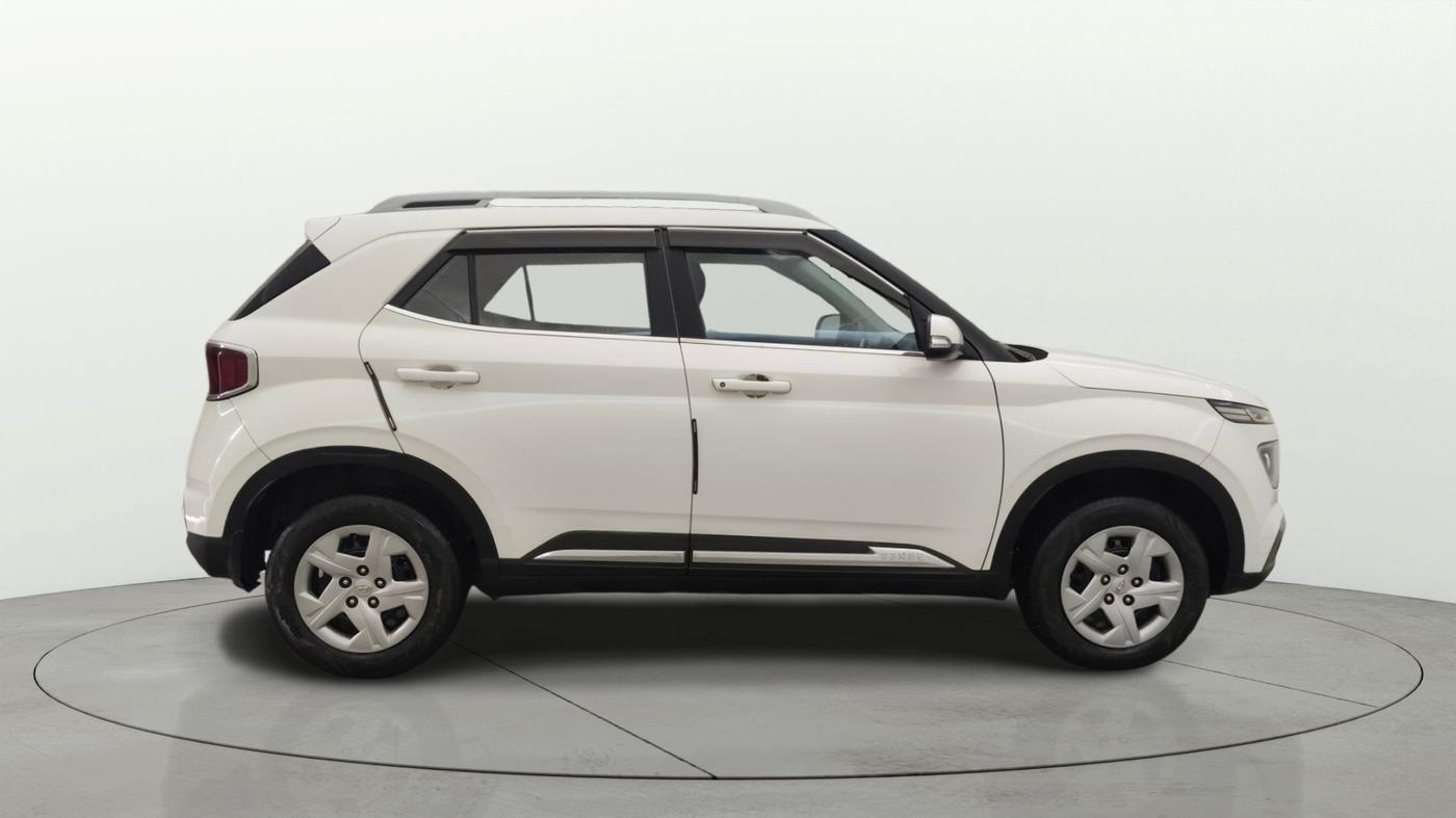 2022 Hyundai VENUE S+ 1.2, Petrol, Manual, 38,396 km, Right Side View