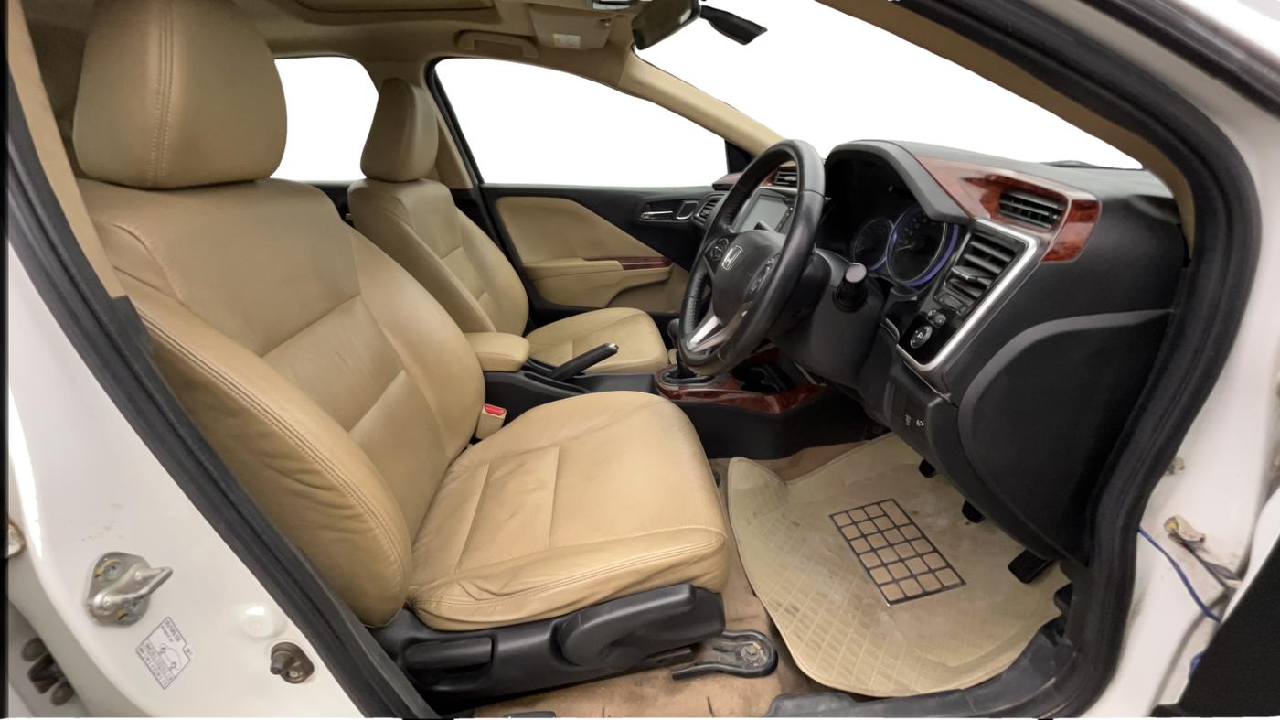2020 Honda City 1.5L I-DTEC ZX, Diesel, Manual, 98,663 km, Right Side Front Door Cabin