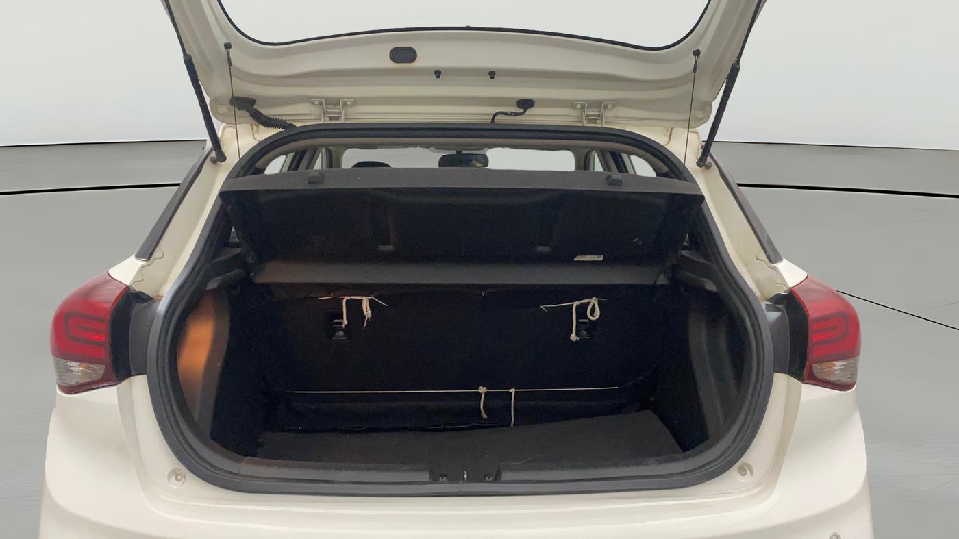 2018 Hyundai Elite i20 ASTA 1.2 (O), Petrol, Manual, 74,713 km, Boot Open Zoomed View