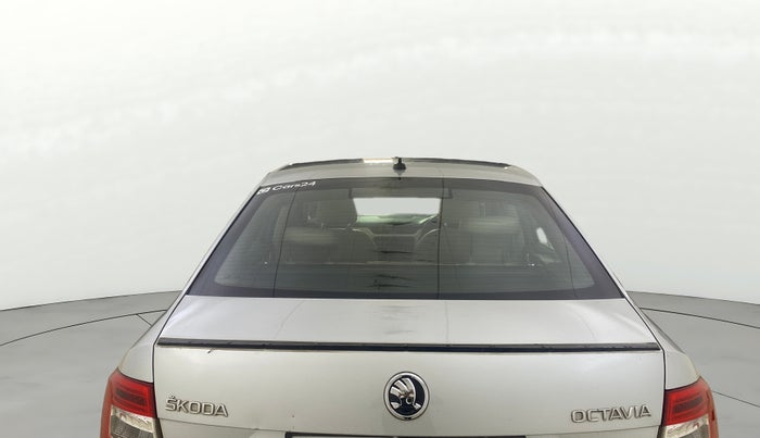 2016 Skoda Octavia STYLE PLUS AT 1.8 TSI, Petrol, Automatic, 65,982 km, Rear Windshield