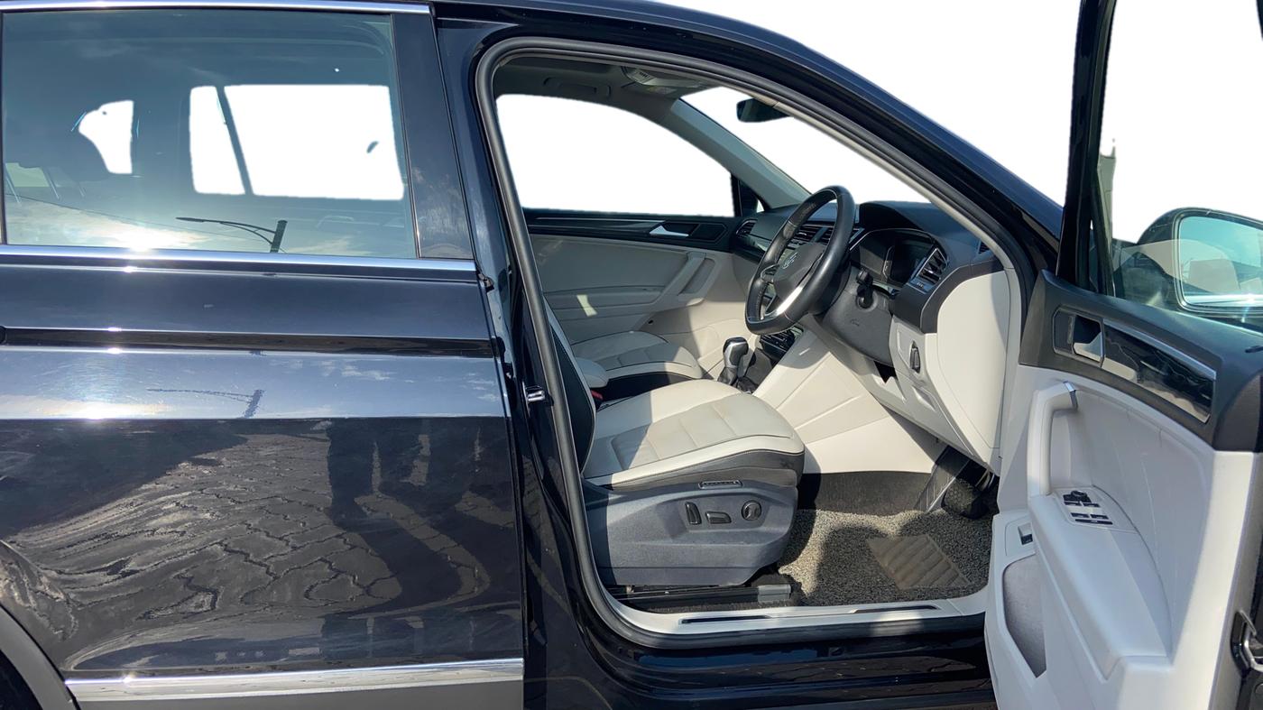 2023 Volkswagen TIGUAN ELEGANCE 2.0 TSI DSG, Petrol, Automatic, 71,119 km, Right Side Front Door Cabin
