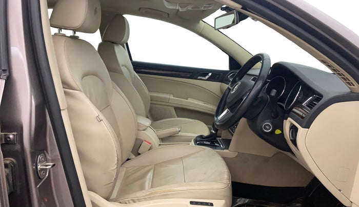 2014 Skoda Superb ELEGANCE 1.8 TSI AT, Petrol, Automatic, 74,204 km, Right Side Front Door Cabin