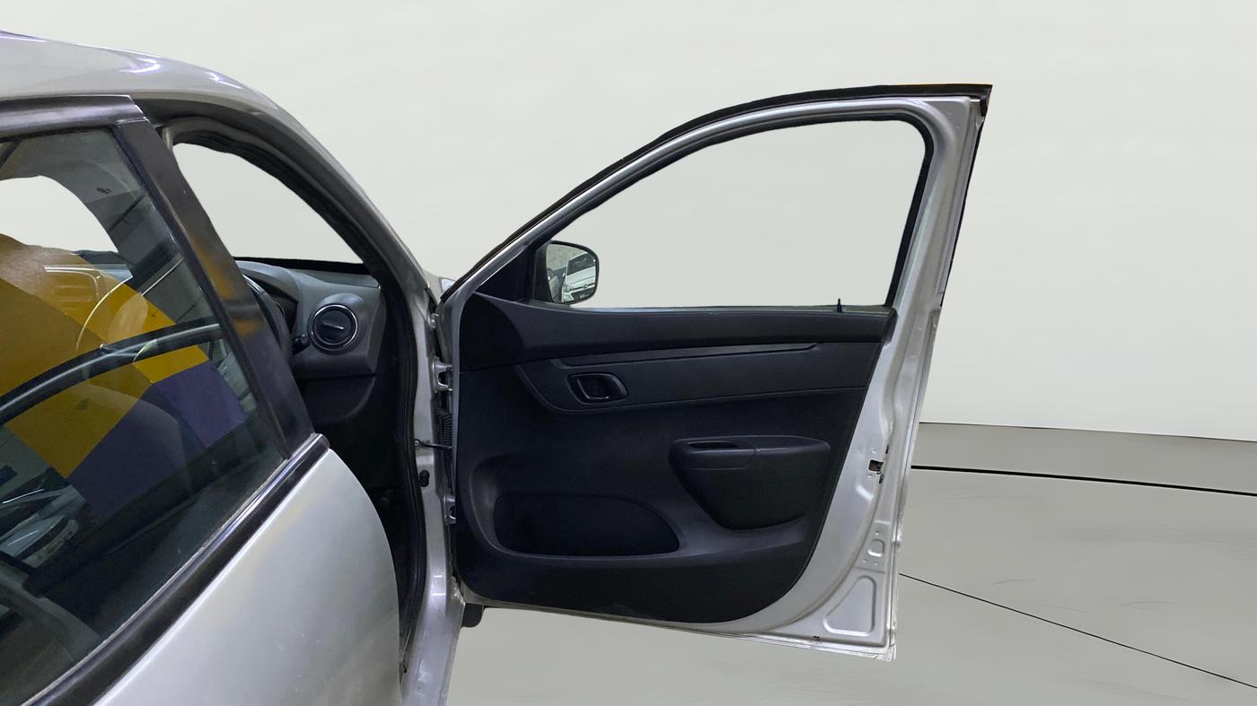2018 Renault Kwid RXT 1.0 AMT (O), Petrol, Automatic, 27,150 km, RHS Front Door