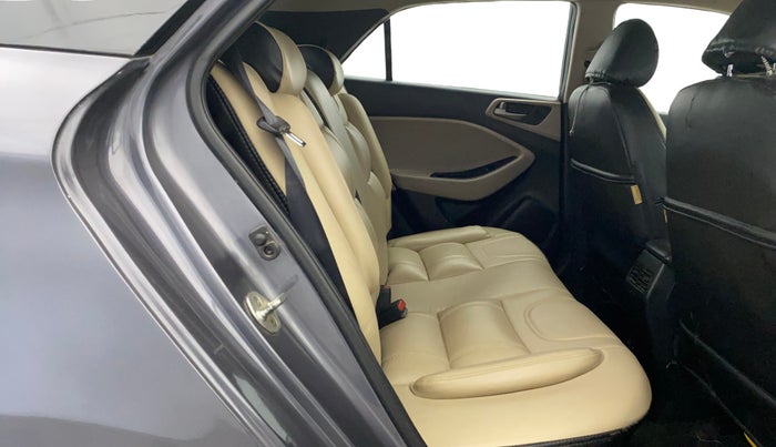 2017 Hyundai Elite i20 ASTA 1.2, Petrol, Manual, 38,982 km, Right Side Rear Door Cabin