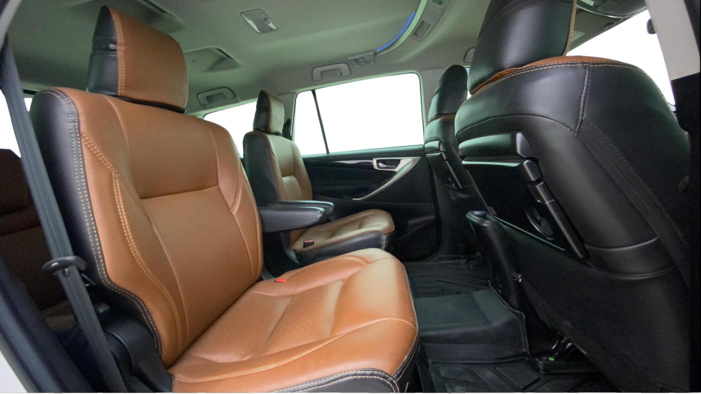2022 Toyota Innova Crysta 2.7 VX 7 STR, Petrol, Manual, 83,507 km, Right Side Rear Door Cabin
