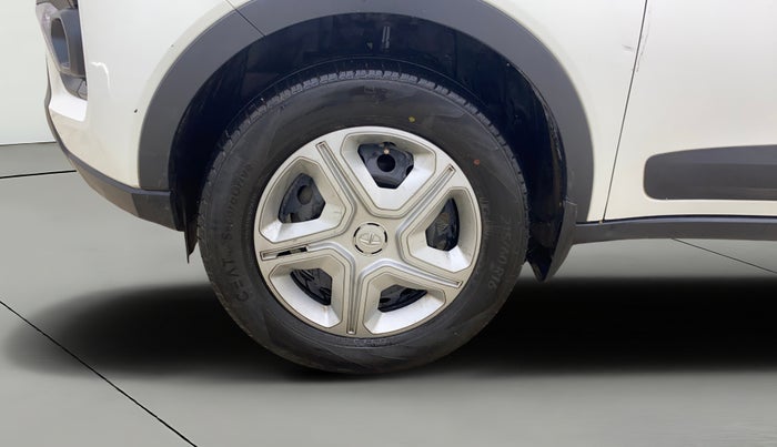 2020 Tata NEXON XM PETROL, Petrol, Manual, 1,45,444 km, Left Front Wheel