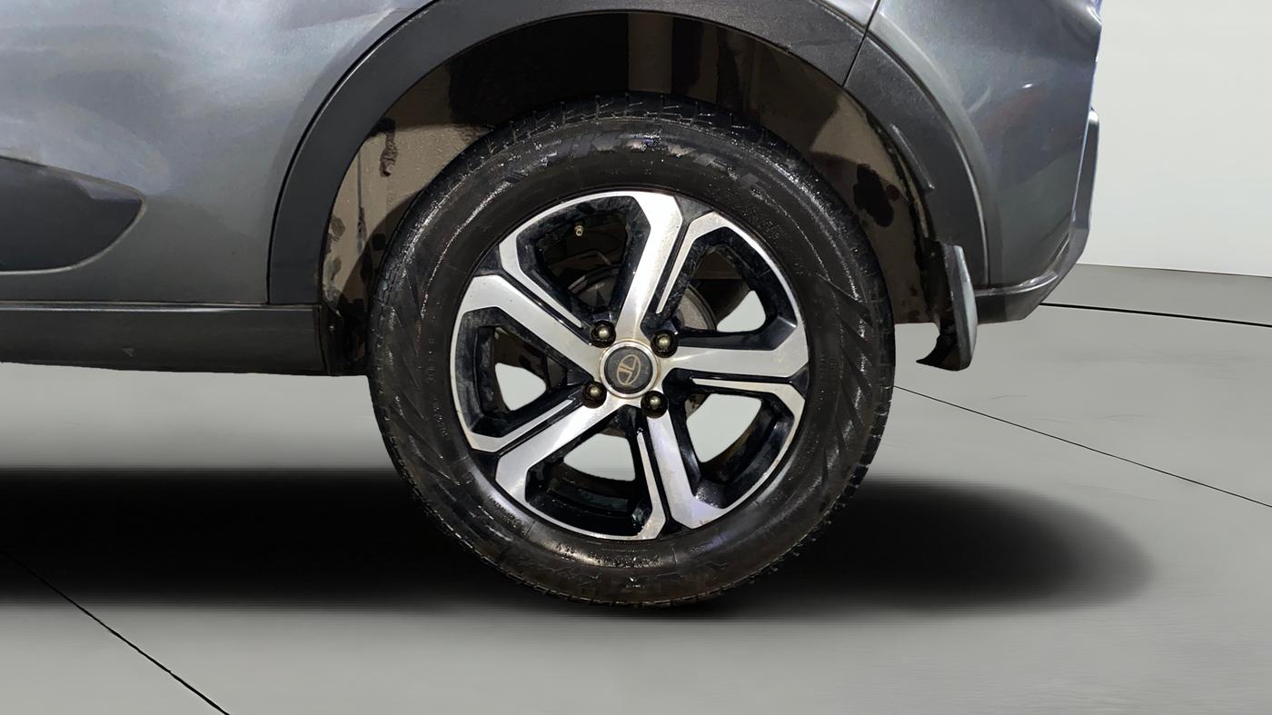 2022 Tata NEXON XZ PLUS PETROL, CNG, Manual, 1,05,744 km, Left Rear Wheel