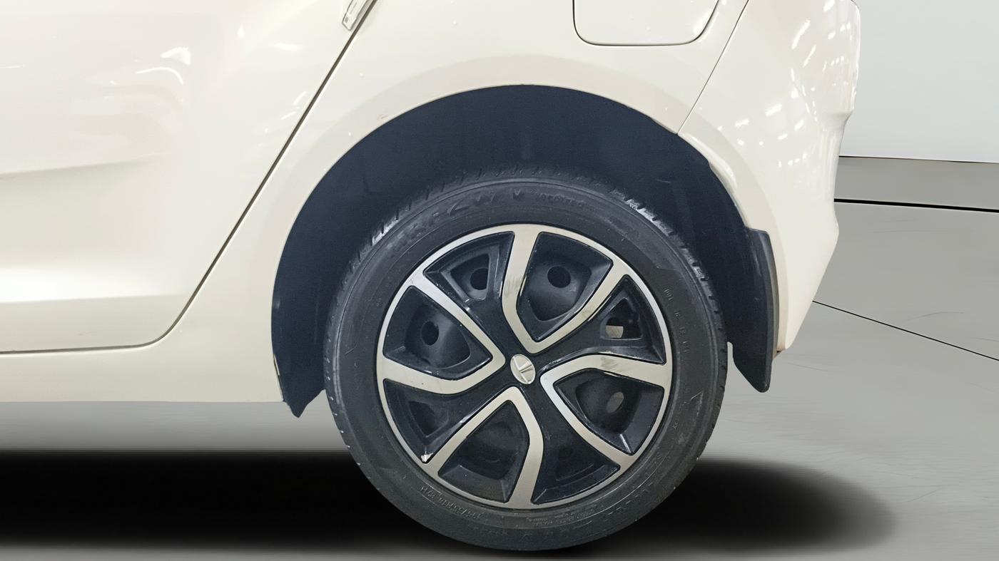 2022 Tata ALTROZ XM PLUS PETROL, Petrol, Manual, 36,662 km, Left Rear Wheel