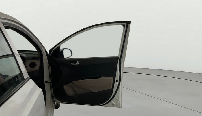 2017 Hyundai Grand i10 SPORTZ (O) 1.2 KAPPA VTVT, Petrol, Manual, 43,532 km, RHS Front Door