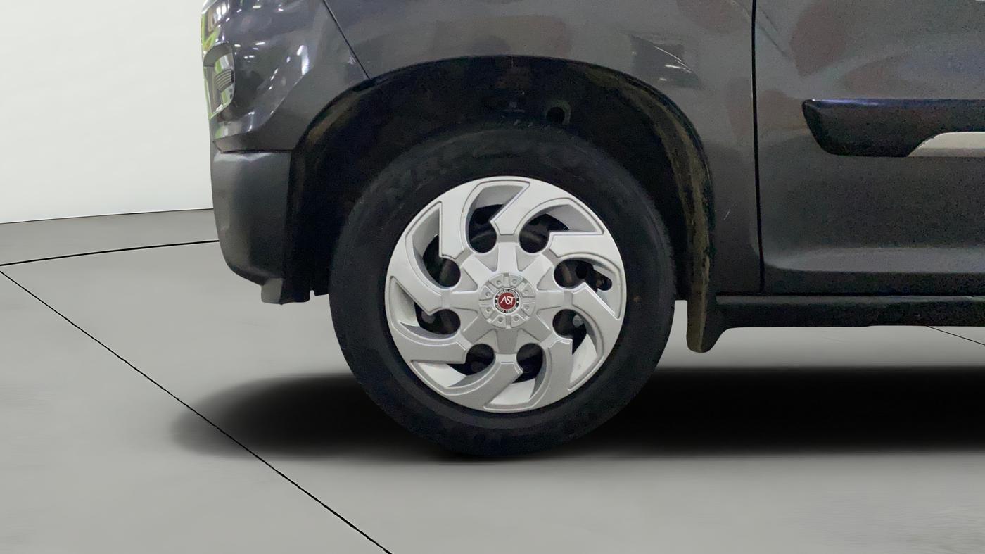 2022 Maruti S PRESSO VXI+, Petrol, Manual, 84,615 km, Left Front Wheel