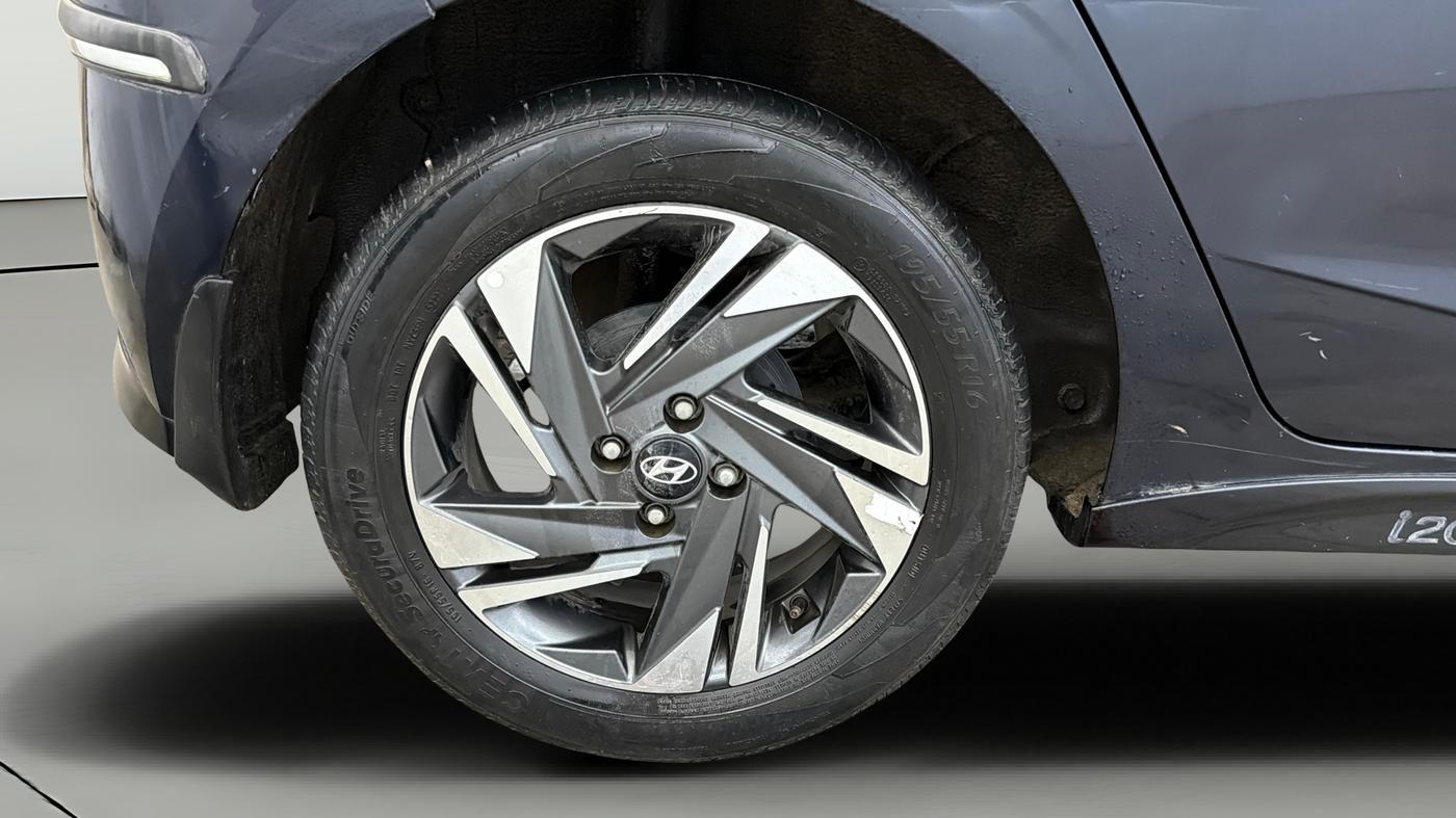 2023 Hyundai NEW I20 ASTA 1.2 MT, Petrol, Manual, 21,141 km, Right Rear Wheel