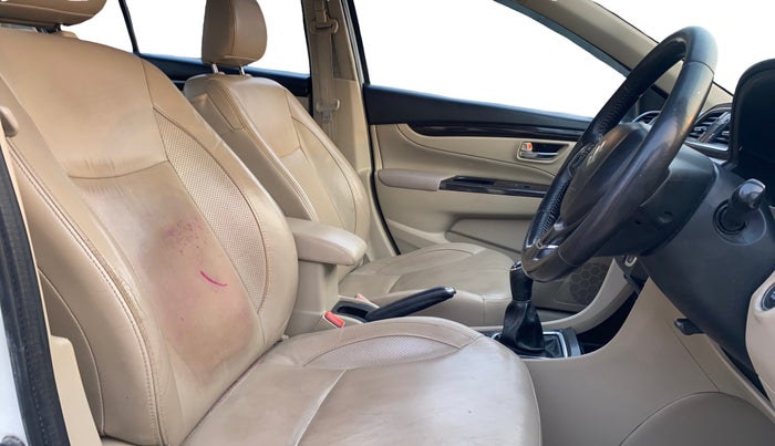 2017 Maruti Ciaz ALPHA 1.4 PETROL, Petrol, Manual, 1,46,733 km, Right Side Front Door Cabin