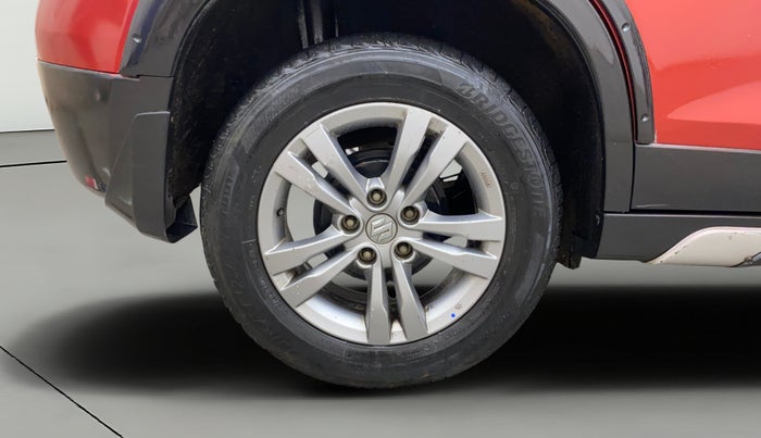 2017 Maruti Vitara Brezza ZDI, Diesel, Manual, 1,39,659 km, Right Rear Wheel
