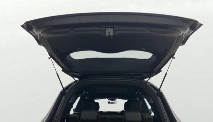 2023 Tata Safari XZA PLUS O DARK EDITION, Diesel, Automatic, 34,482 km, Boot Door Open