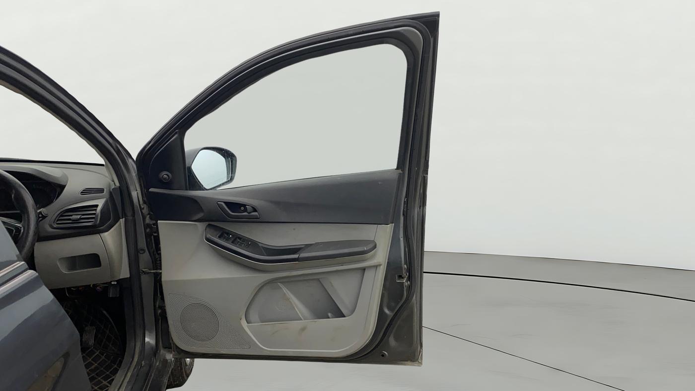 2022 Tata Tiago XM CNG, CNG, Manual, 90,117 km, RHS Front Door