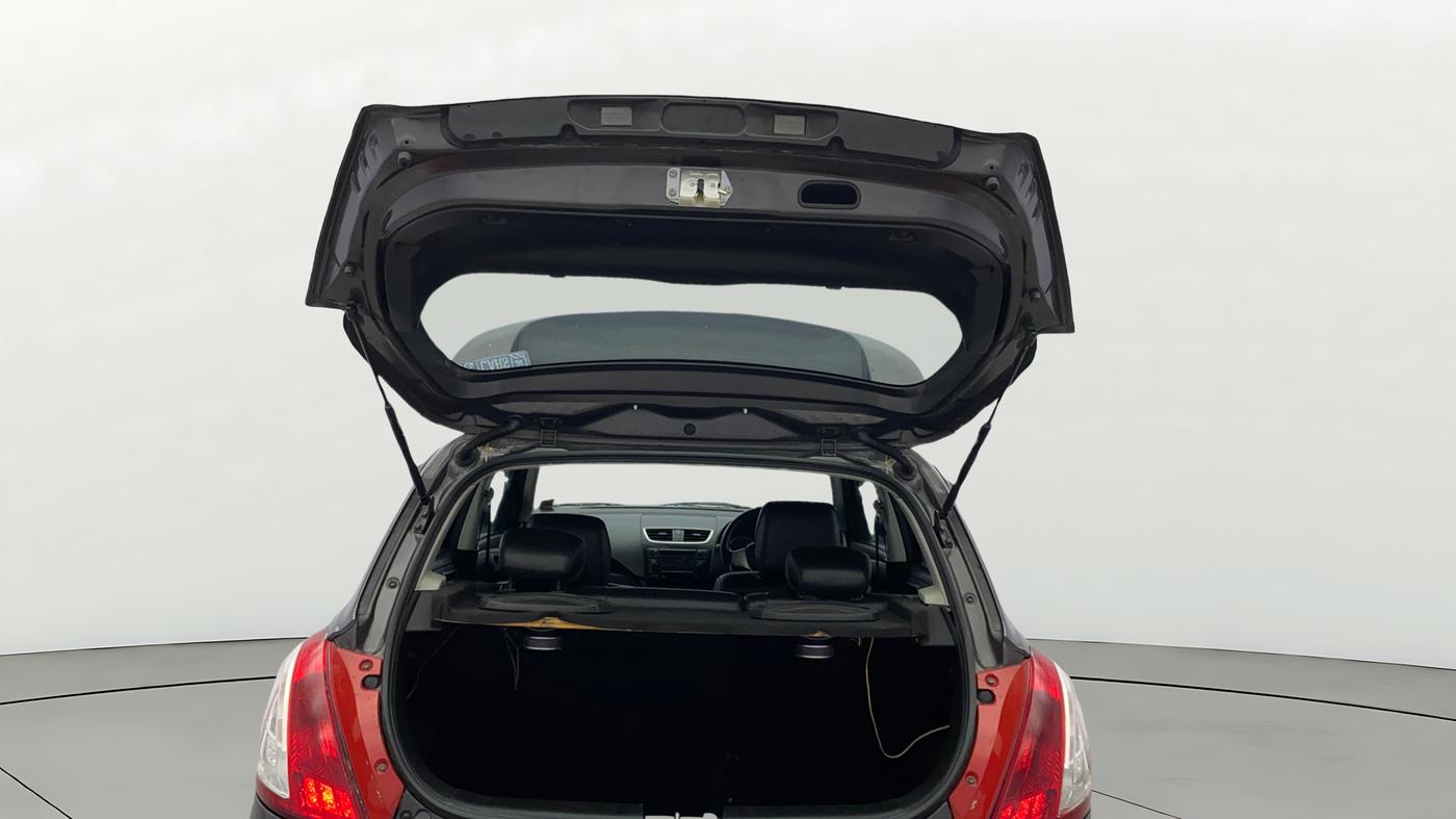 2017 Maruti Swift VXI, Petrol, Manual, 64,981 km, Boot Door Open
